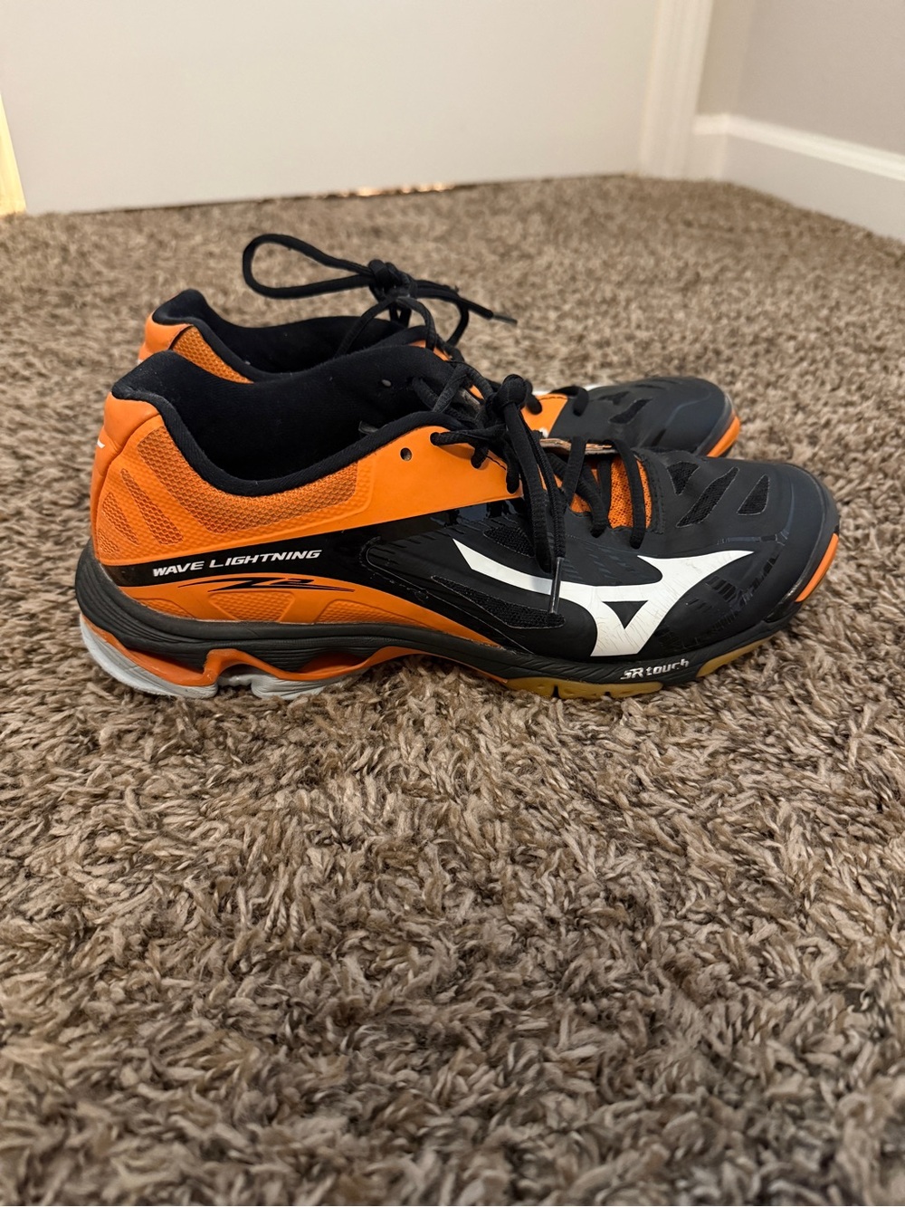 Mizuno Women’s Volleyba Court Shoes in Black & Orange